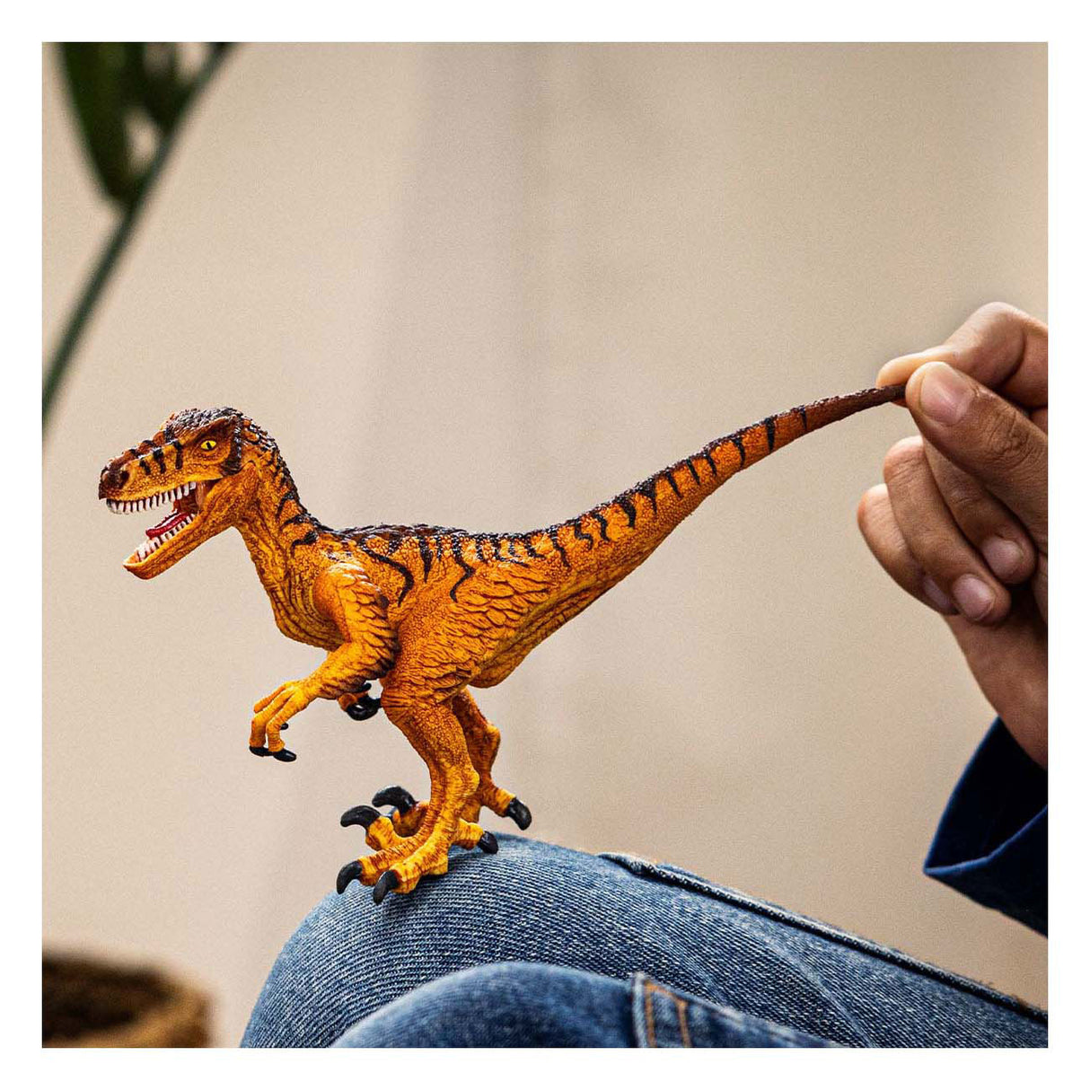 Schleich Dinosaurs Velociraptor 15045
