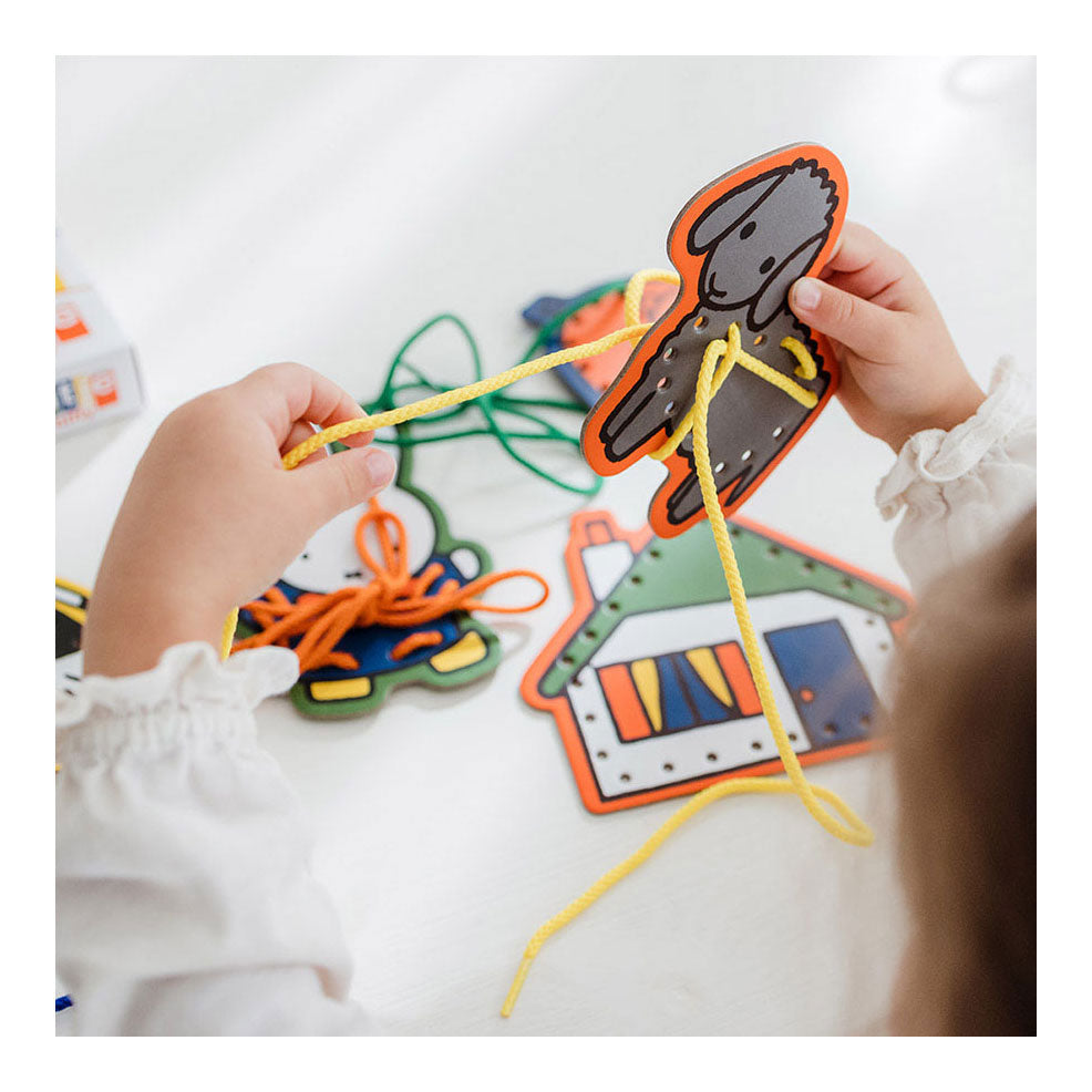 Bambolino Toys Threading Cards Farm