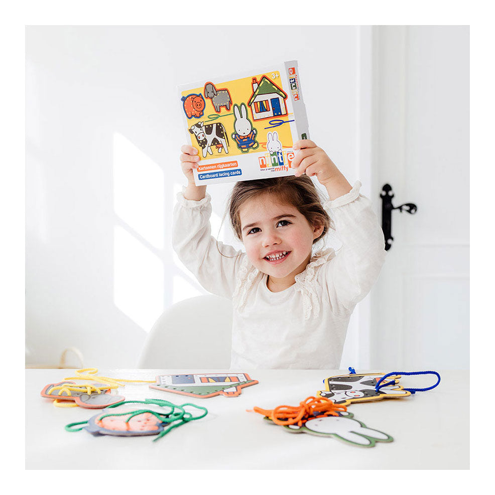 Bambolino Toys Threading Cards Farm