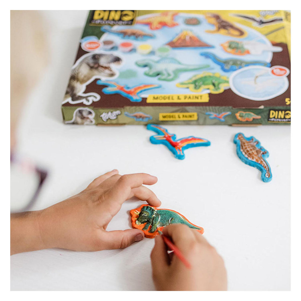 Totum Dino Forever - Playing and Painting plaster