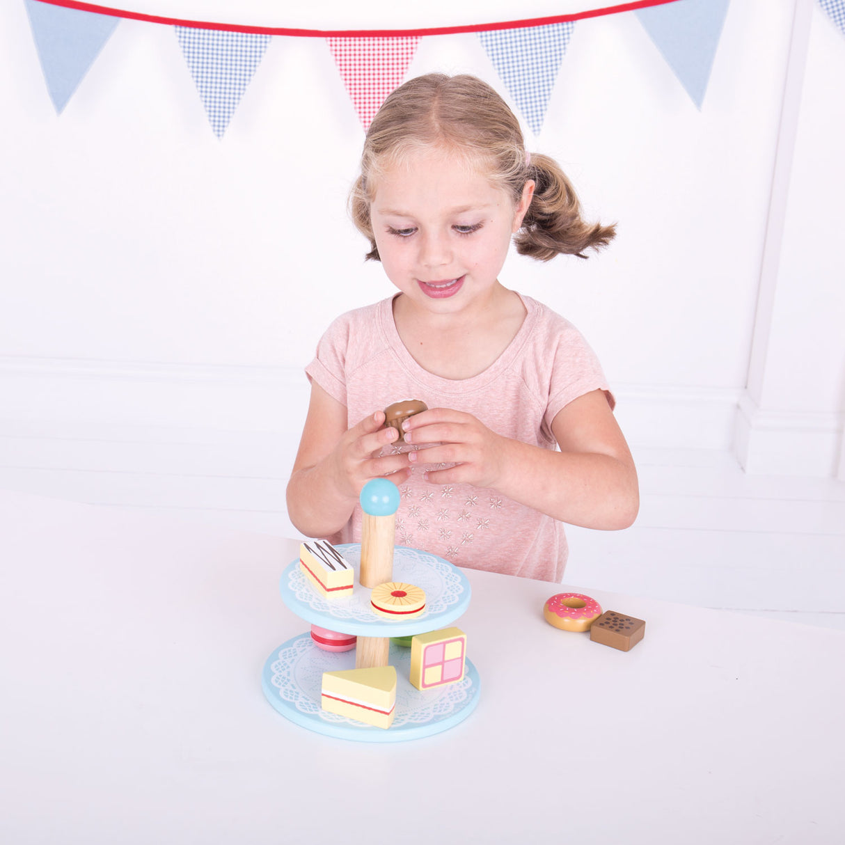 Bigjigs Wooden etagere s koláči