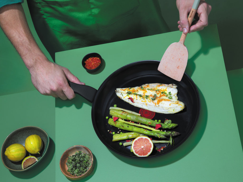 Tefal Cookware Tefal Renew Black Frying Pan 28 cm černá