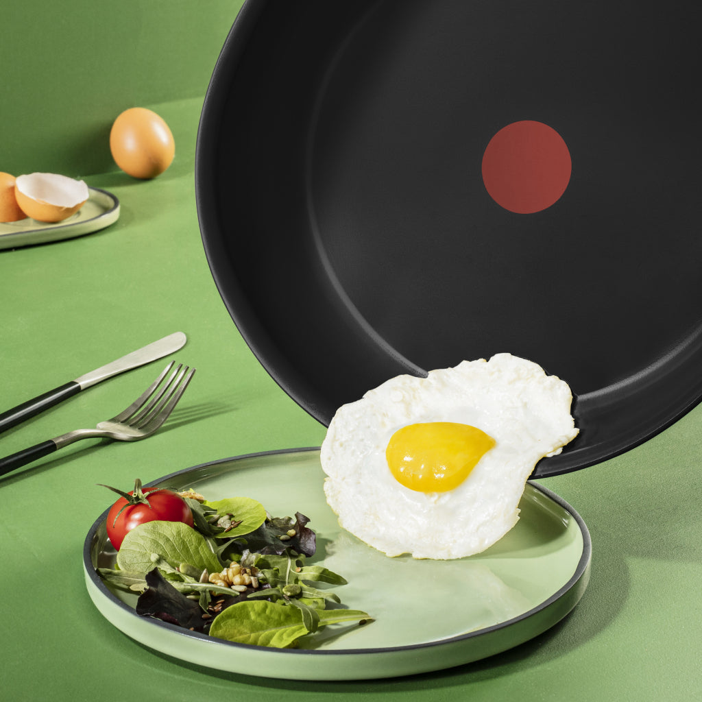 Tefal Cookware Tefal Renew Black Frying Pan 24 cm černá