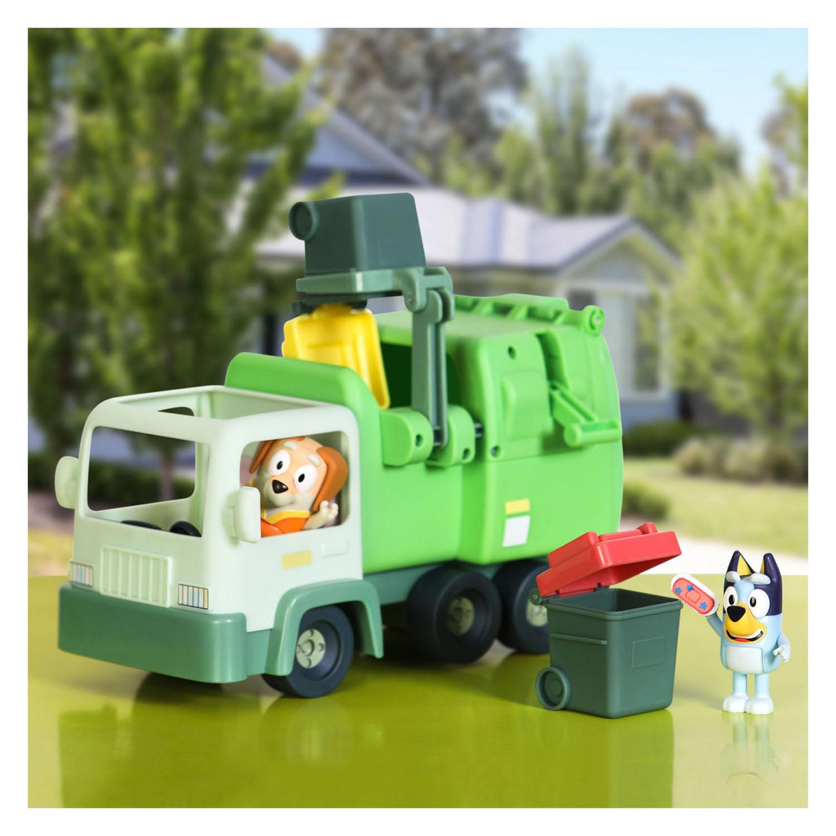 Moose Toys Bluey garbage truck
