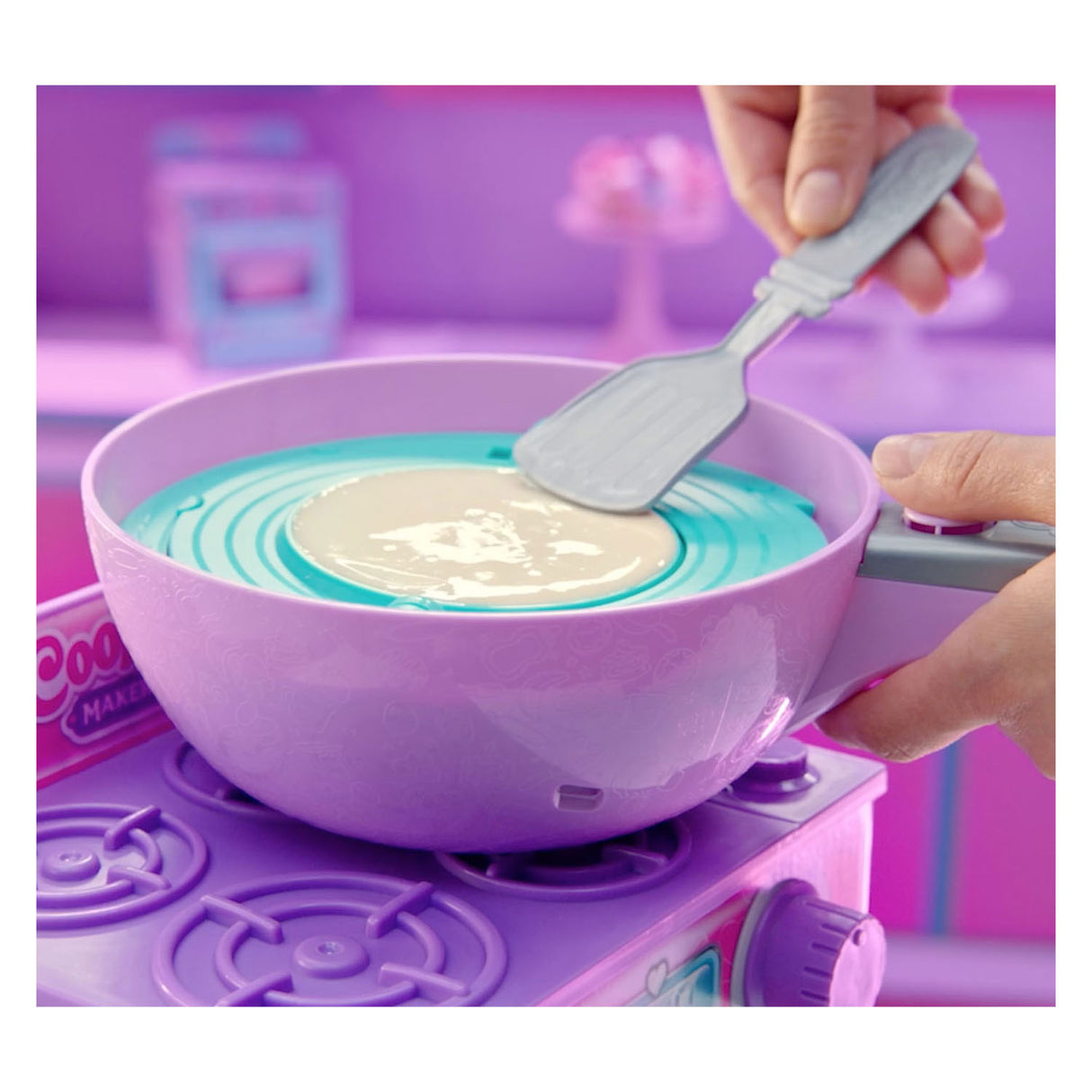 Moose Toys Cookeez Make your own plush surprise animal in frying pan