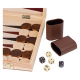 Scacchi in legno e backgammon a piede piccoli