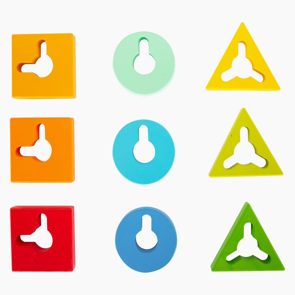 Small foot wooden shapes and sorted motor skapping toys, 10dlg.