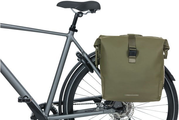 Basil Soho Double Bicycle Bag Nordlicht - Vandtæt bagagebærerpose til elektrisk cykel - Grøn