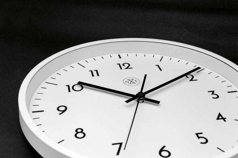 Nextime NX-7320 Zegar ścienny średnica NXT 30 cm z tworzywa sztucznego, biała tarcza