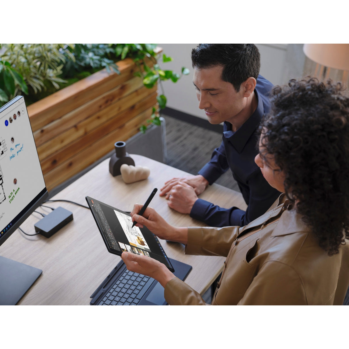 Microsoft Uewerfläch Ënnerschrëft Tastatur mat Fangerofdrockz