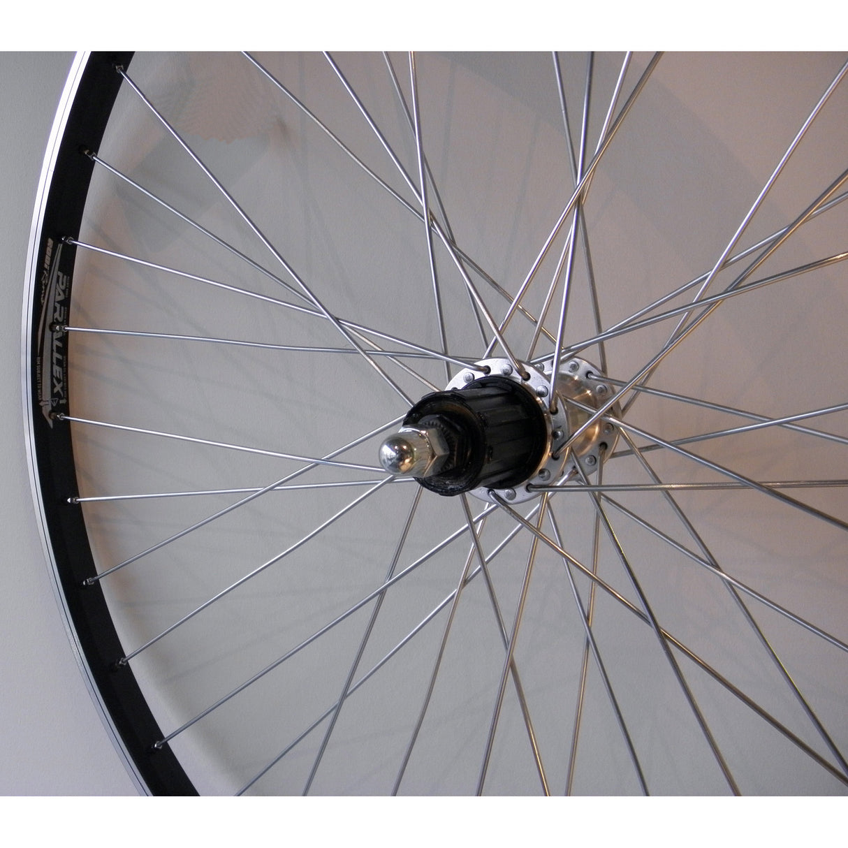 Zadnje kolo 28-15 8-13 8 622 CASS 8V 9V Fixed ALU Paralex Black