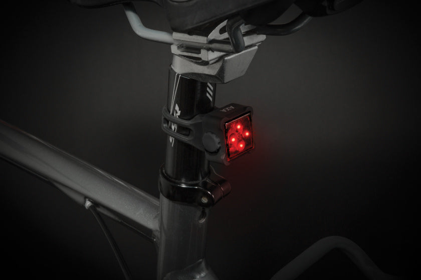 Set di illuminazione AXA Niteline T4-R USB (su Map)