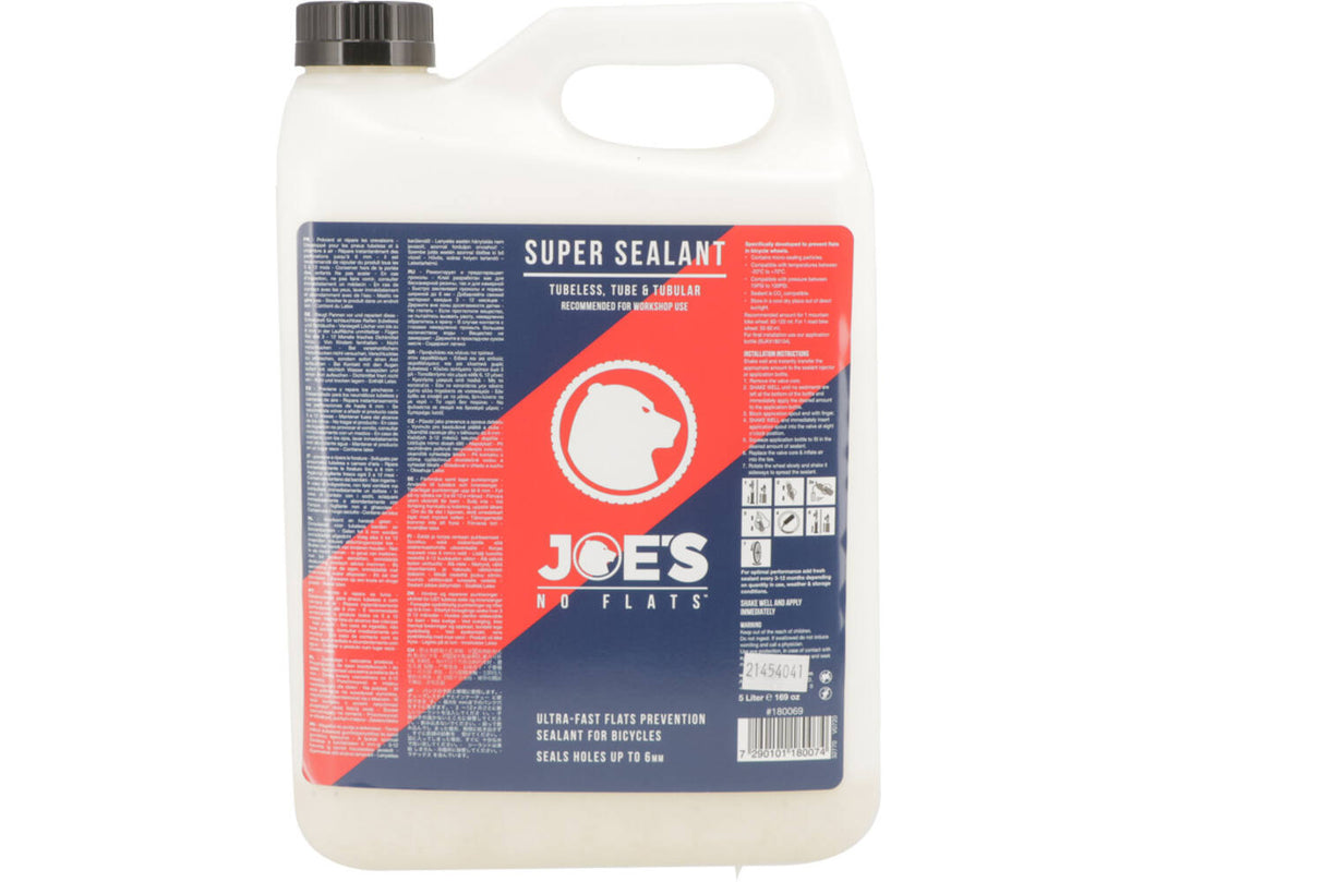 De Joe ass keng Wunnenge Super Segalant 5l Jerrycan