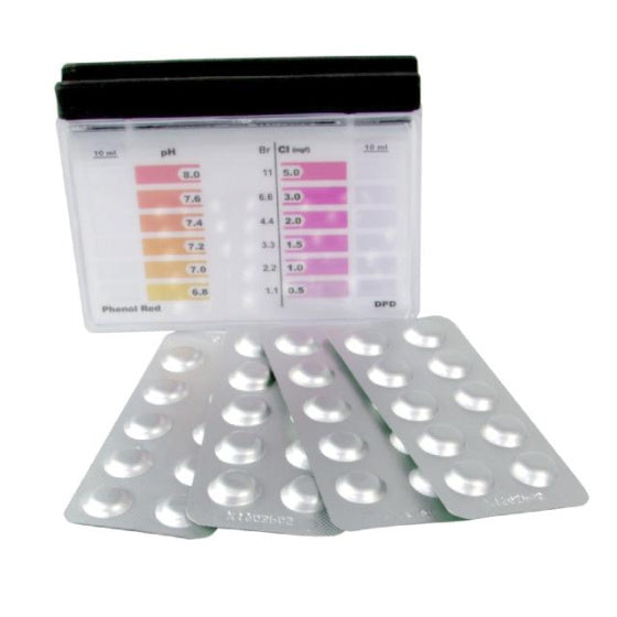 Prueba de diversión de verano establecida para comenzar el valor de medición de cloro y pH Valor