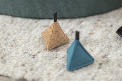 Trixie Cat Toys Pyramid CityStyle cítil catnip
