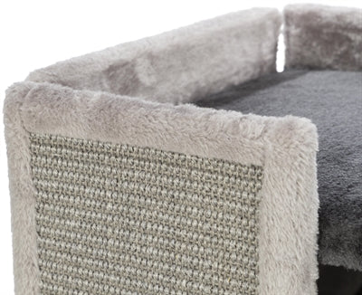 Trixie scratching post Arianna Gray